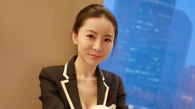 建行淮北濉溪县支行党支部组织参观廉政文化长廊